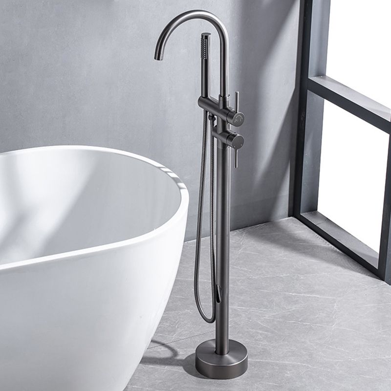 Traditional Floor Mounted Metal Freestanding Tub Filler Swivel Freestanding Faucet