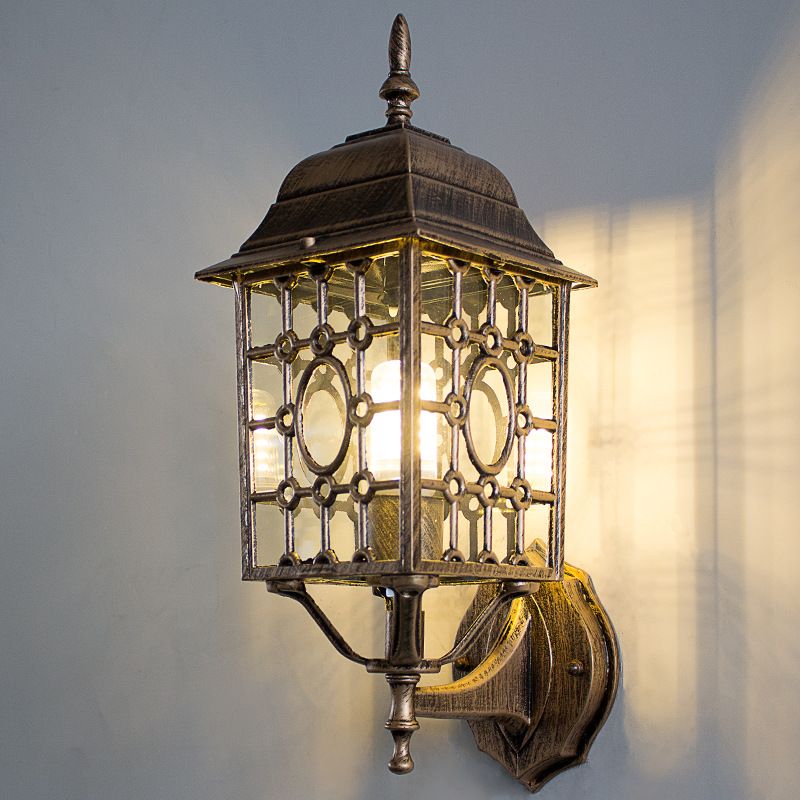 Éclairage mural de grille métallique Country 1 Bulbe Courte Courtard Lampe en rouille avec une teinte en verre transparent cuboïde