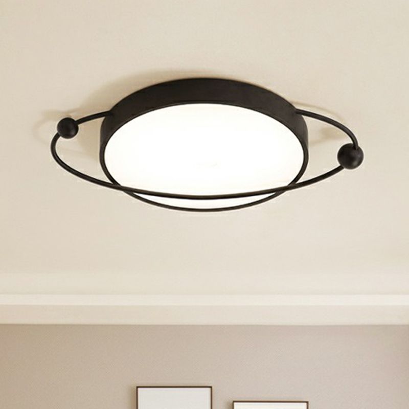 Round LED Ceiling Mounted Light Nordic Metal Bedroom Flush Light Fixture in Black-White