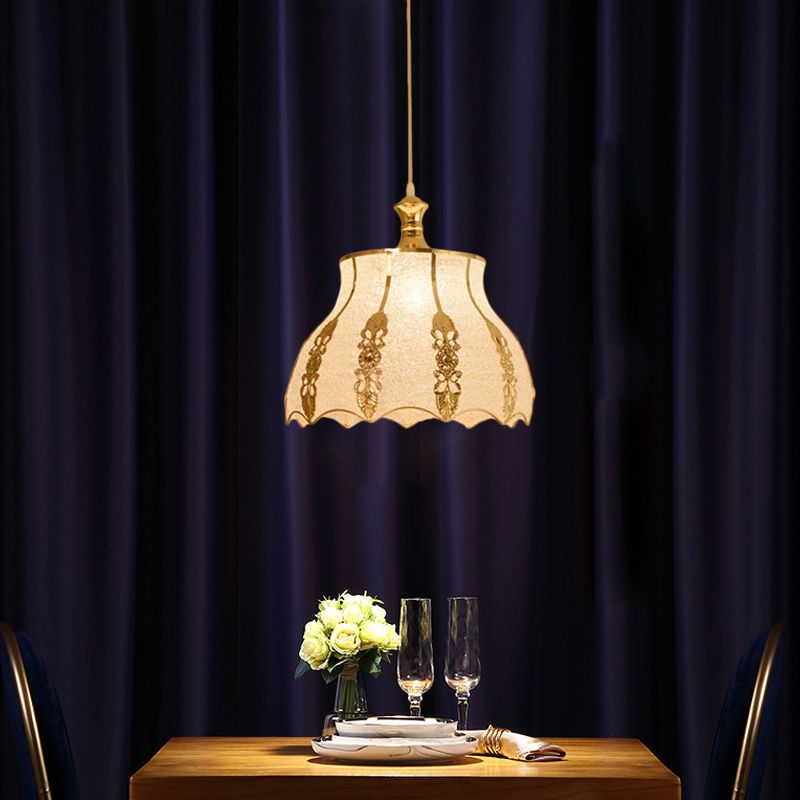 Plastic gouden hanglampverlichtingsarmatuur driehoek/bloem/brede flare 1 licht traditioneel hangend plafondlicht