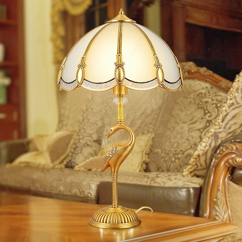 Lampada da letto da letto vintage lampada da letto con ciotola in vetro smerigliato e piedistallo per uccelli in ottone lucido