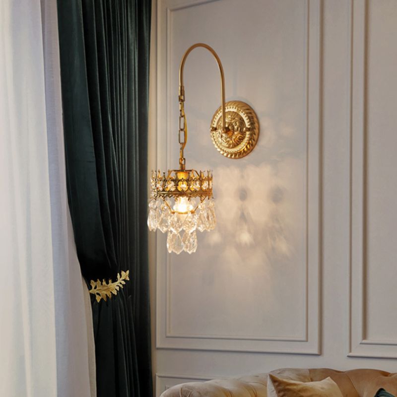 Modern Style Metal Wall Sconce Crystal Shade Wall Light for Dining Room