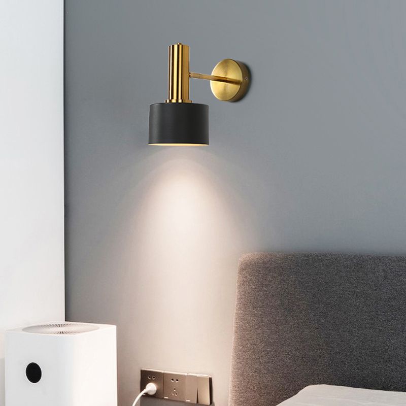 Postmodern Metal Wall Sconce 1 Blub Golden Wall Mounted Light Fixture for Bedroom