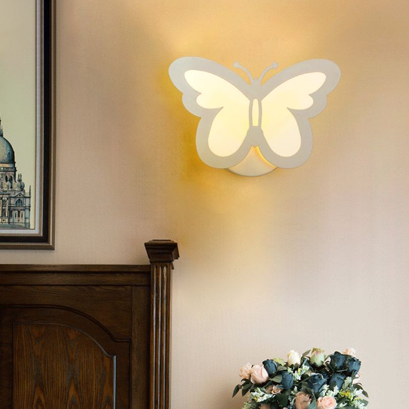 1-Light Geometric Wall Mount Light Modern Style Metal Wall Mount Lighting in White