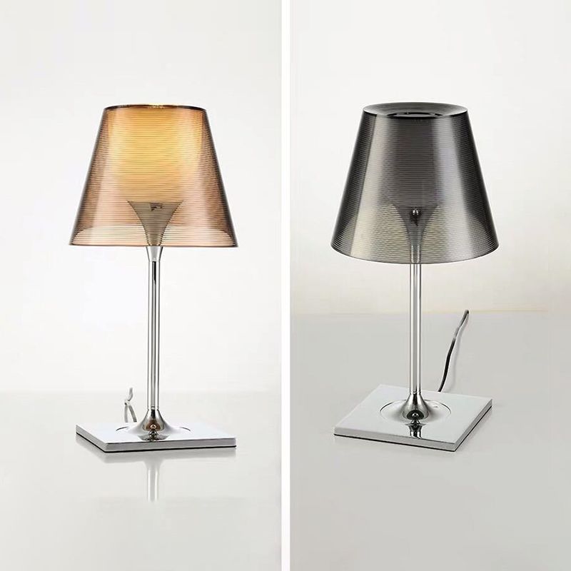 Kleurrijke metalen tafellamp eigentijdse stijl 1 lichte tafellamp voor slaapkamer