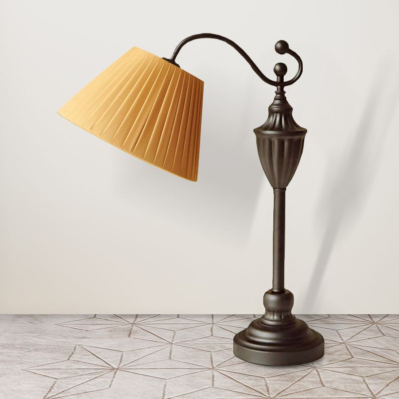 Traditional Barrel Shape Study Light 1 Light Fabric Task Lighting in White/Blue/Green for Bedroom