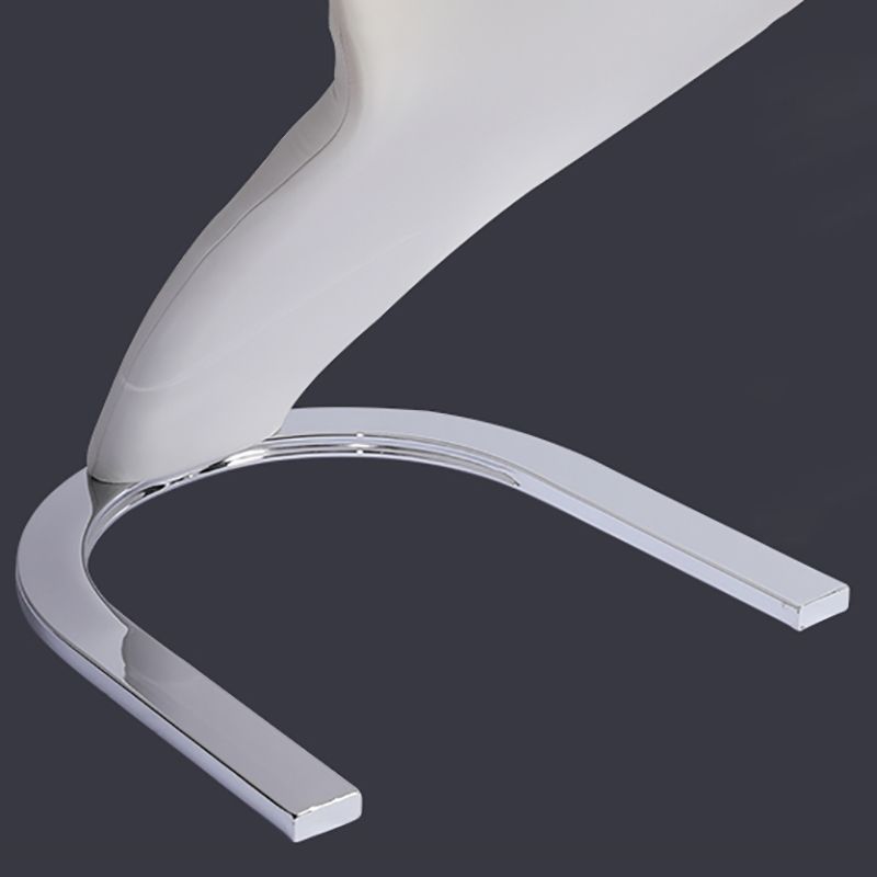 Silla de comedor de cuero PU moderna, sillas de comedor de metal sin brazos para uso en restaurantes