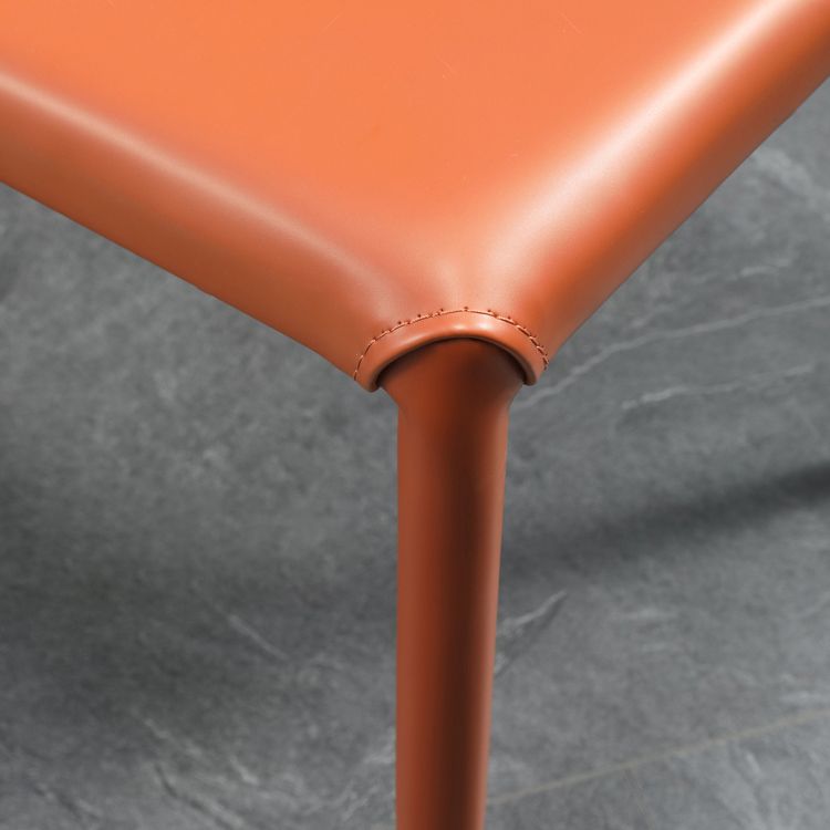 Zeitgenössischer Esstuhl mit Metallbeinen Wingback Parsons Stuhl für den Heimgebrauch