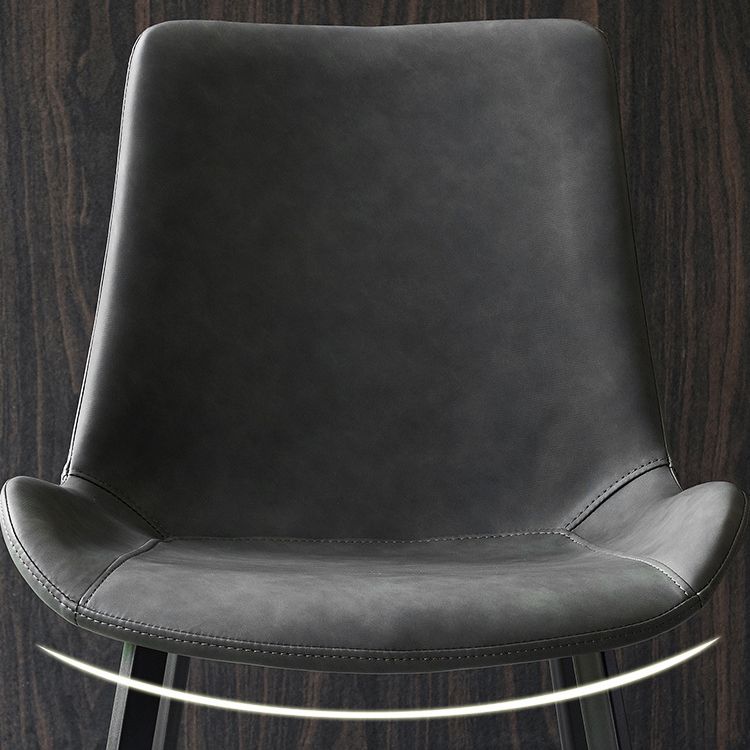 Chaise de salle à manger en cuir PU de style moderne, chaise Parsons de 18 pouces de large pour un usage domestique