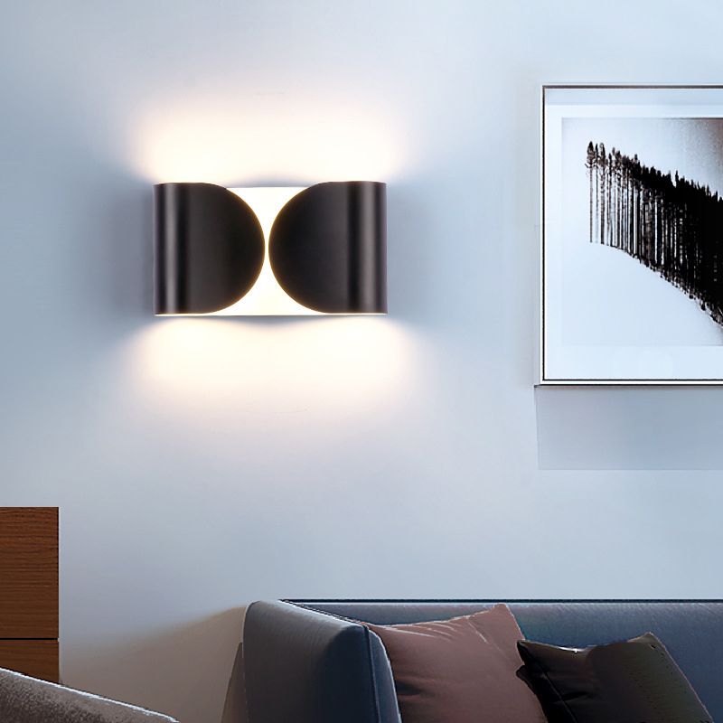 Contemporary Minimalist LED Wall Light Fixture for Sitting Room