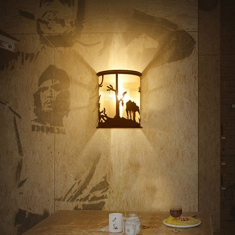 Rost Ein leichter Leuchten Licht Retro -Metall -Halbzylinder -Beleuchtung mit Baum/Elchmuster