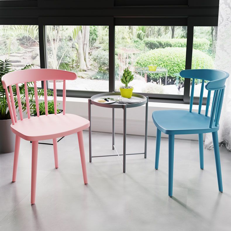 Sillas acrílicas modernas para interiores y exteriores Silla auxiliar de comedor Windsor