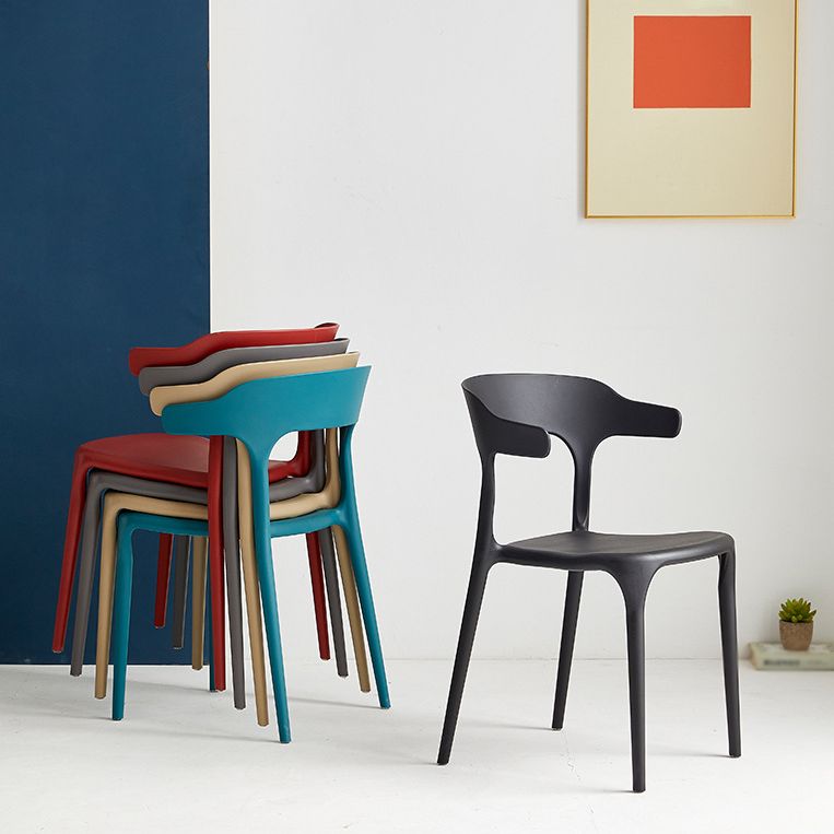 Kunststoff moderner Küchenseitenstuhl 20 '' breiter mattes Finish Armstuhl mit 4 Beinen