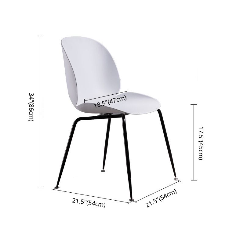 Silla lateral escandinava casera silla de comedor de plástico con patas negras