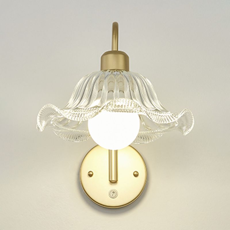 Flower Shape Metal Wall Sconces Industrial 1 Light Wall Mount Light Fixture in Gold