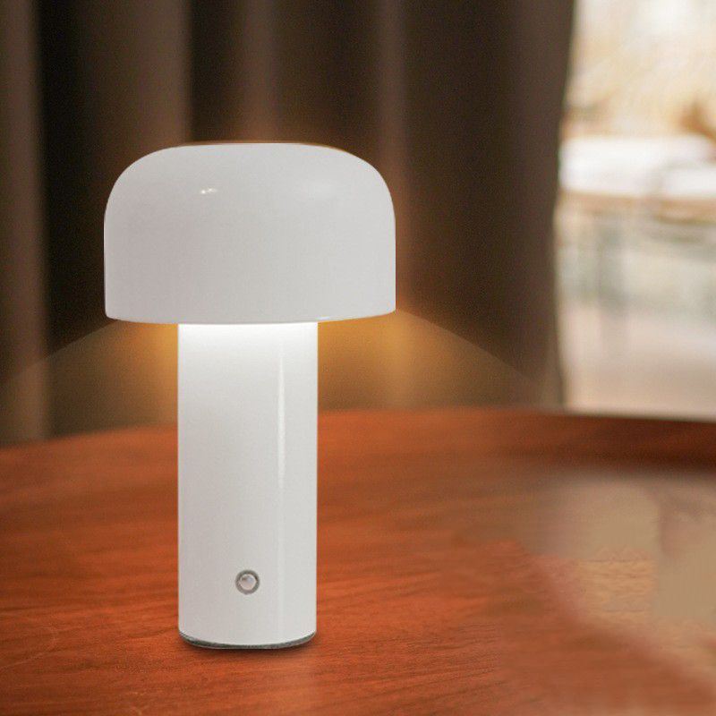 Modern Chargeable Table Lamp 1-Light Desk Light with Iron Shade for Living Room
