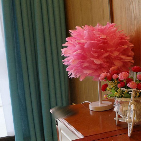 Modern Style Metallic Desk Lighting Fixture Creative Feather Desk Lamp for Bedroom