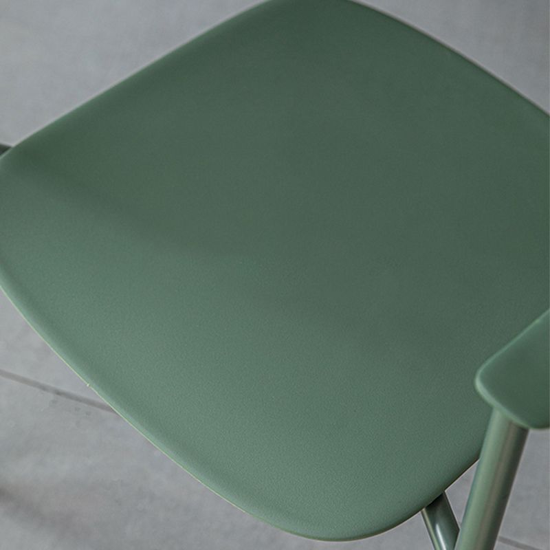 Modern Indoor-Outdoor Dining Arm Chair Plastic Arm Chair with Metal Legs