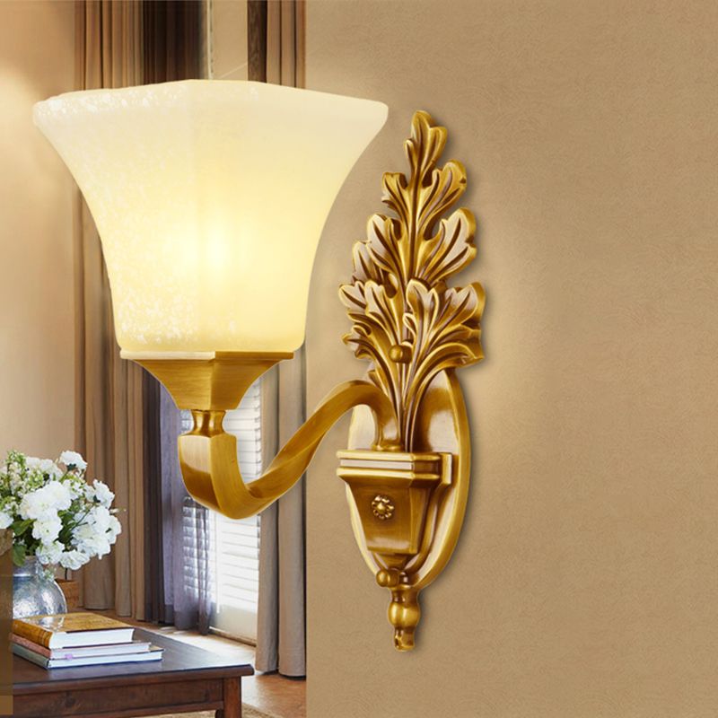 Leche de oro Vidrete de oro Luz de pared de estilo antiguo en forma de pagoda.