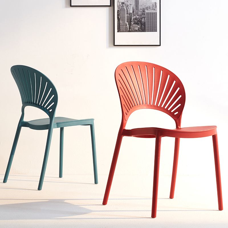 Chaise latérale arrière en plastique moderne Windsor 33" H dinant la chaise pour le restaurant