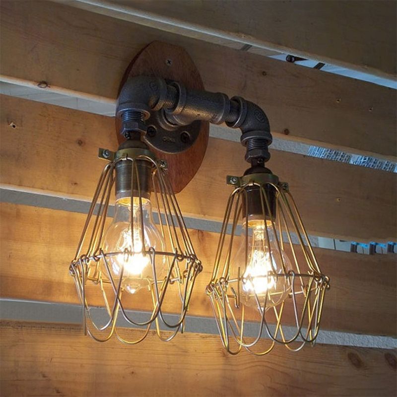 Lagerhaus U -förmige Wandlampe mit Drahtschutz und Rohr 2 Lichter Metallic Leuchten in Messing