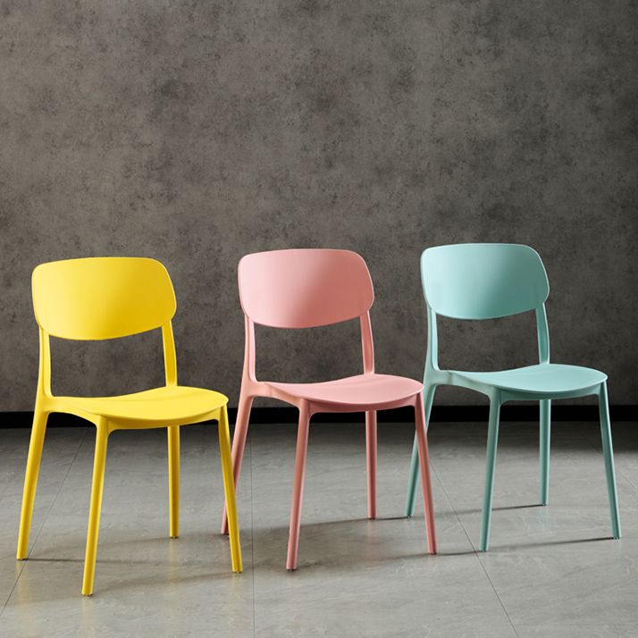 Sillas modernas de comedor y acento Silla sin brazos con respaldo abierto de plástico para interiores y exteriores