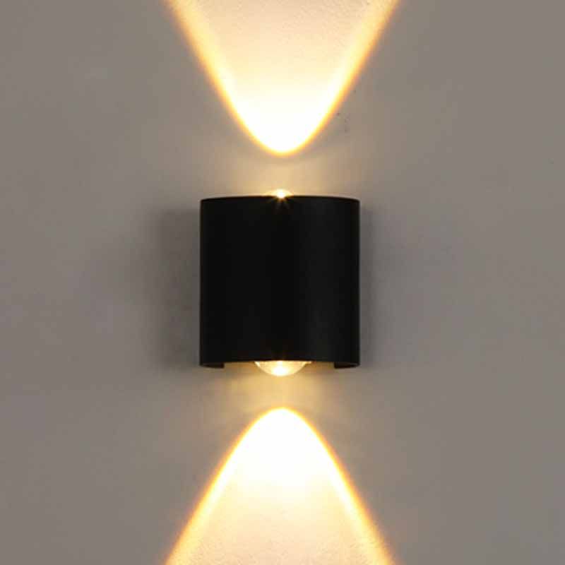 Pronzo della parete della casa con pale per la casa per le vetrici.