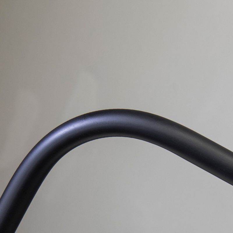 Lampada da scrivania moderna Funzione illuminazione da tavolo metallico per il salotto della camera da letto dello studio