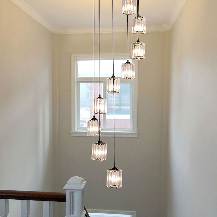 Cilindrische gesuspendeerde verlichtingsarmatuur Minimalistische kristallen trappenhangend plafondlicht in zwart