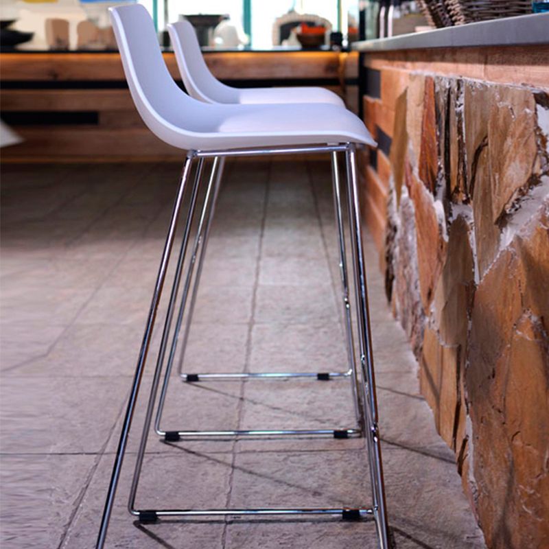 Contemporary Plastic Dining Stools Armless Bar Stools with Metal Base