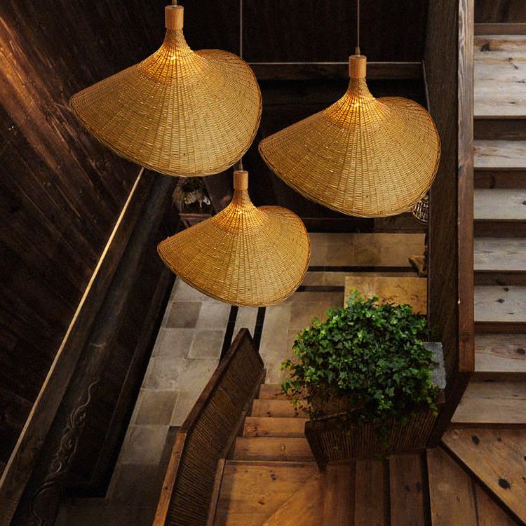 Beige Hut Form Suspension Anhänger Licht zeitgenössischer Stil Rattan Anhänger Beleuchtung
