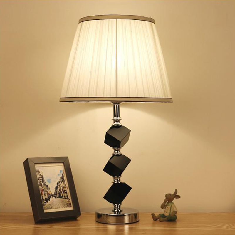 Bloque de cristal iluminación de mesa cónica Lámpara de noche blanca modernista de 1 cabeza para sala de estar
