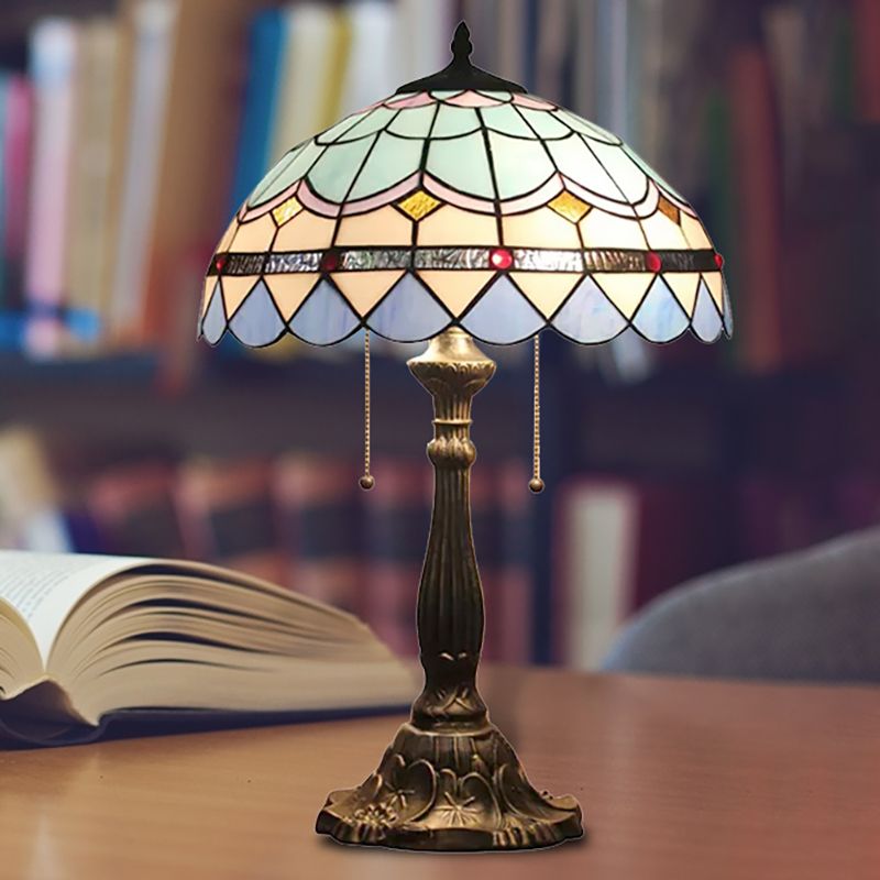 Barokke stijl Dome/Bowl leeslicht 1 licht gebrandschilderd glazen tafelverlichting met metalen basis in blauw