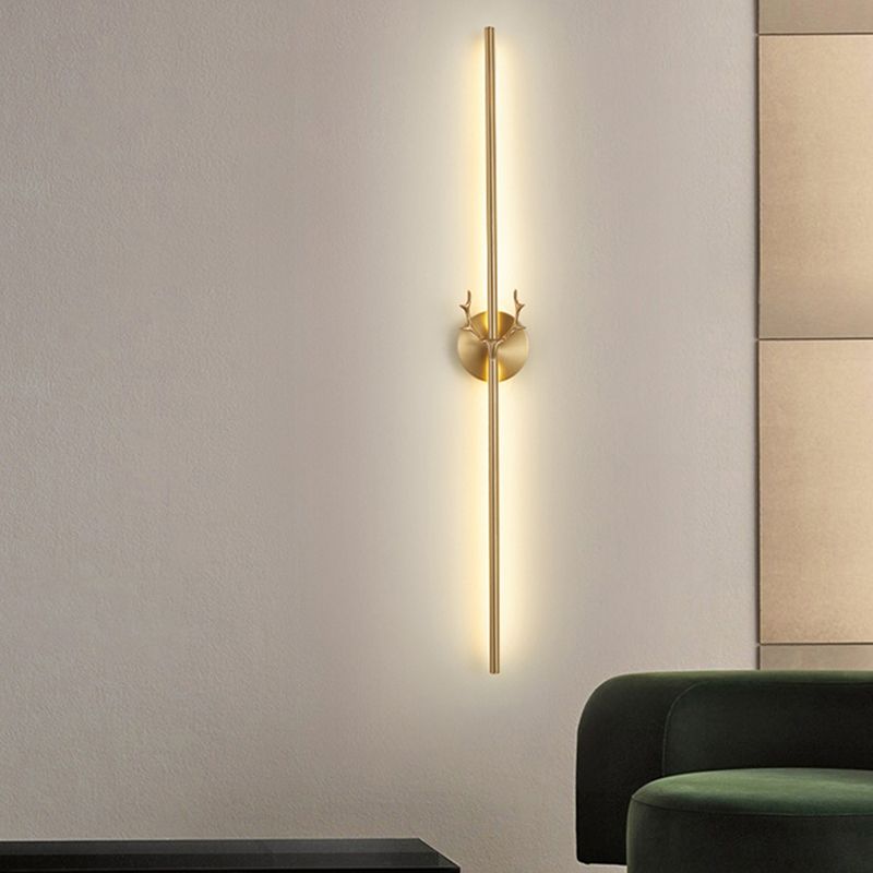 Nordic Gold Wall Light Straight Shape LED Wall Sconce with Brass for Living Room