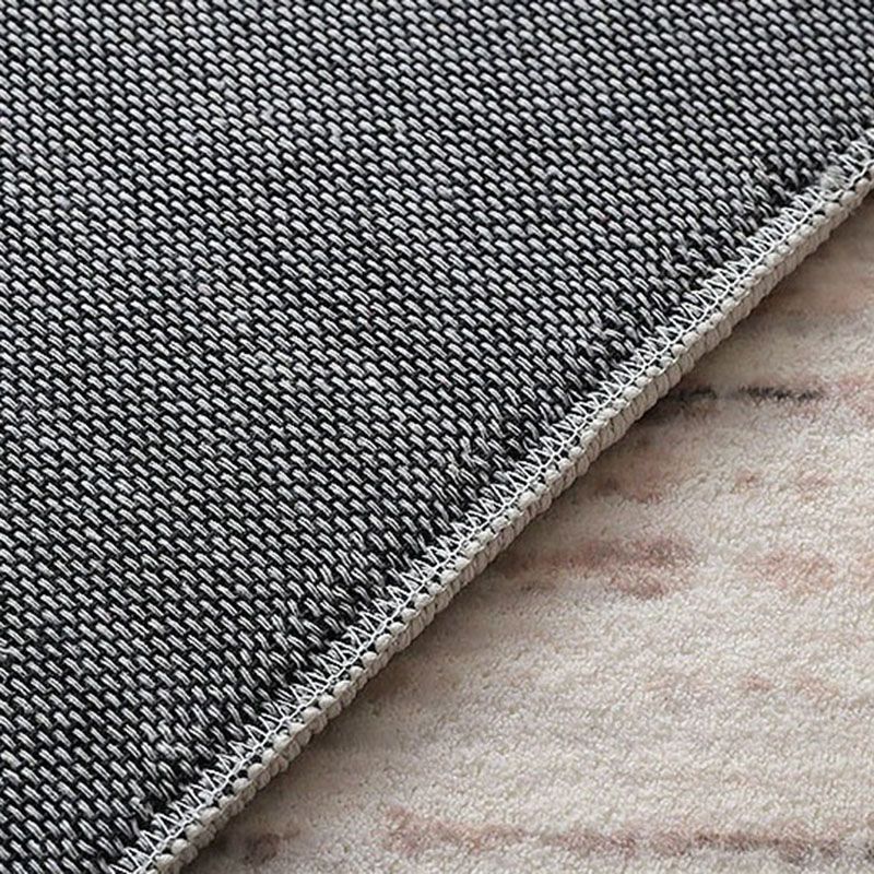 Black Modern Carpet Polyester Triangle Carpet Non-Slip Backing Carpet for Drawing Room