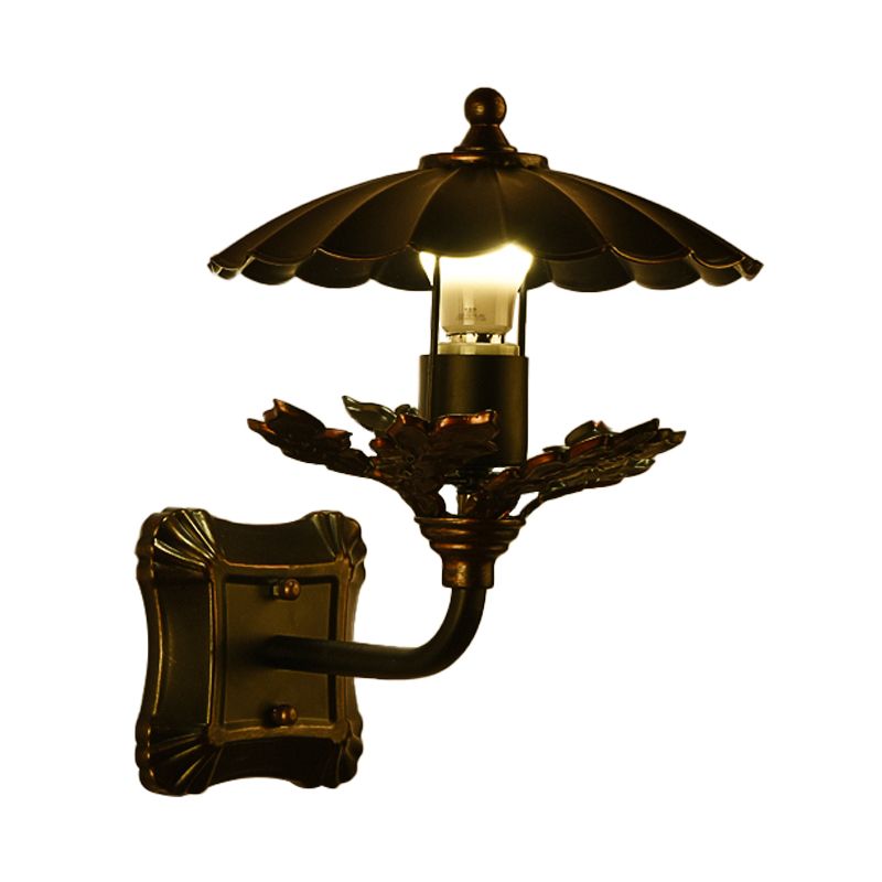 1 Bulb Scalloped Wall Sconce Lamp Retro Style Rust Metallic Sconce Light with Leaf Decoration for Corridor