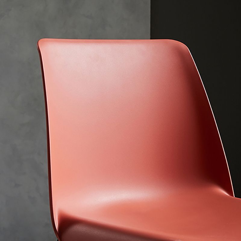 Silla de comedor sin brazo de plástico de estilo industrial