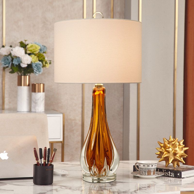 Lampe de table en tissu blanc, cylindre, veilleuse traditionnelle à 1 lumière avec base de vase bleu/or