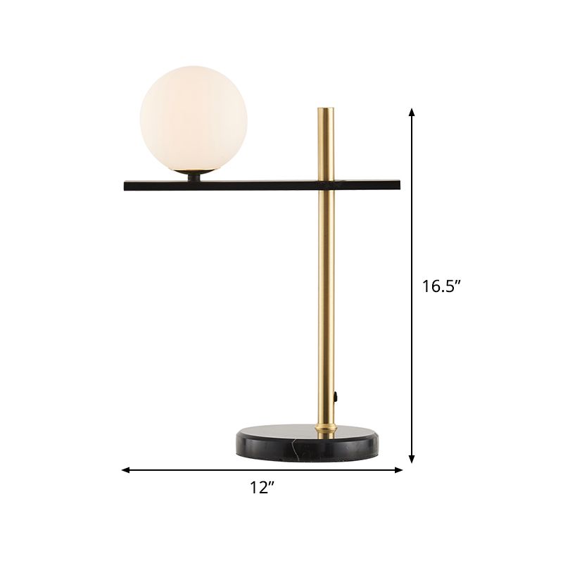 Lampada da comodino a sfera in vetro bianco Illuminazione moderna Lampada da notte in metallo nero e oro per soggiorno