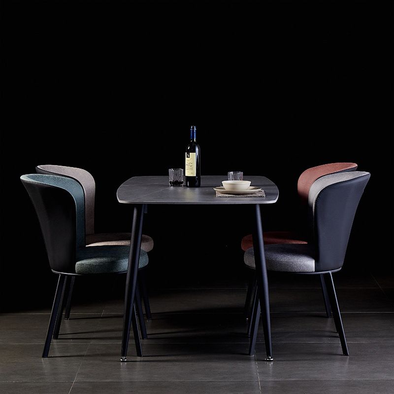 Chaises sans bras à dossier solide rembourrées par chaise latérale de salle à manger en cuir moderne