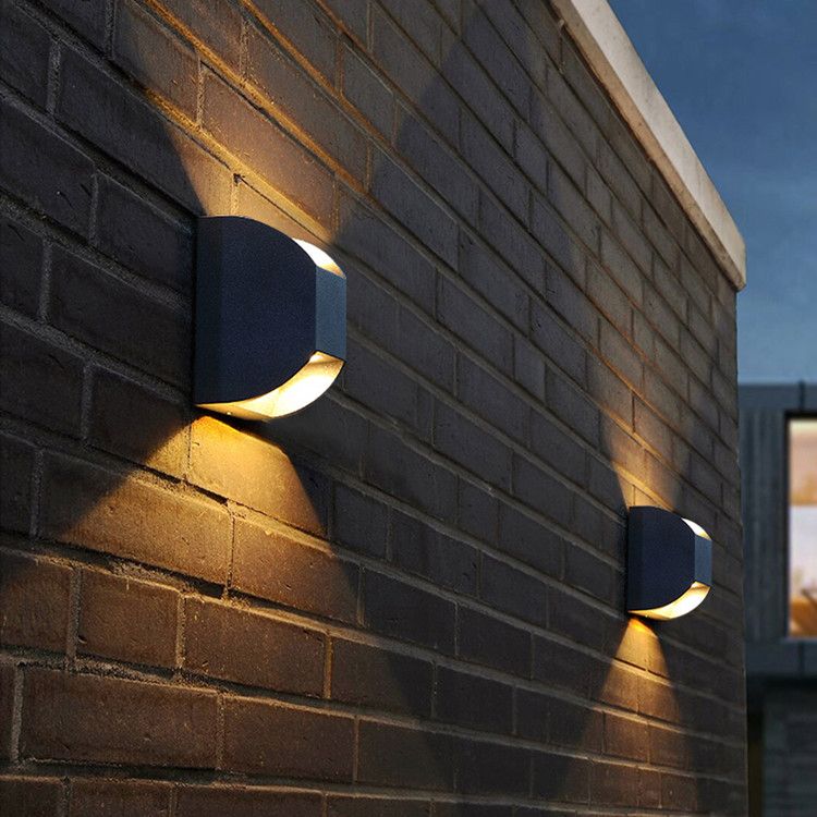 Iluminación de pared de 2 luces de metal de forma geométrica de estilo geométrico montado en negro