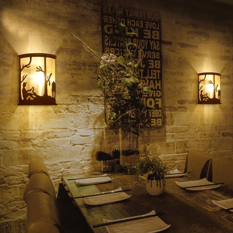 Rost Ein leichter Leuchten Licht Retro -Metall -Halbzylinder -Beleuchtung mit Baum/Elchmuster