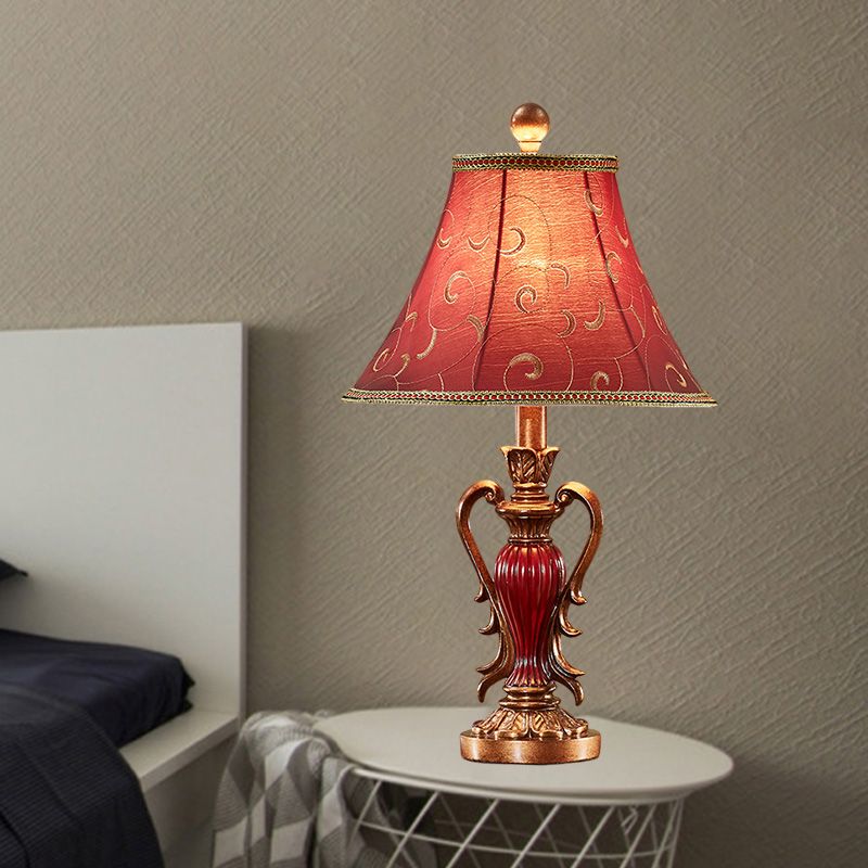 Lámpara de mesa de tela de tono de tono de estilo de escritorio de 1 luces de 1 luces en rojo/blanco para la cama