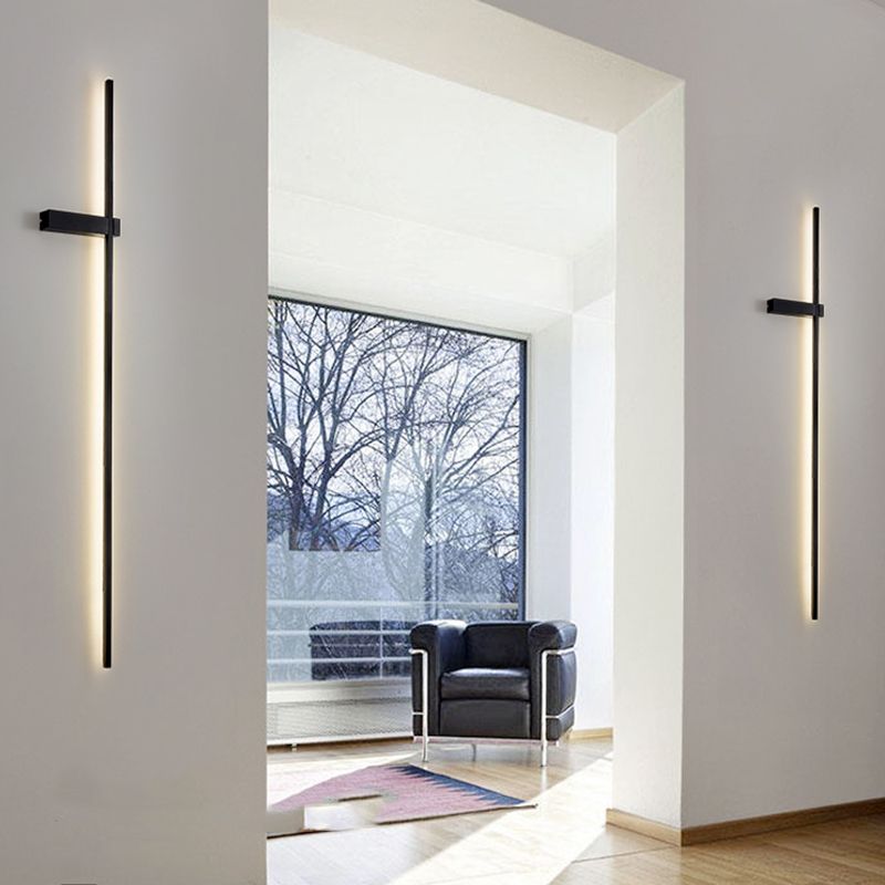 Linear Shape Metal Wall Light Modern Style 1-Light Wall Mount Light in Black