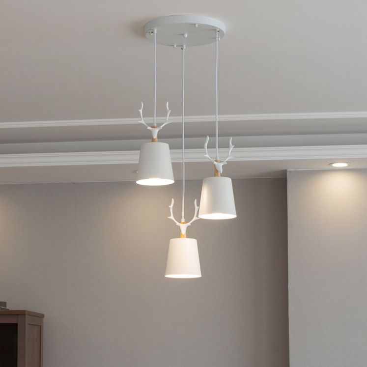 Decoración de ciervos de luz colgante de estilo nórdico de 3 bulb