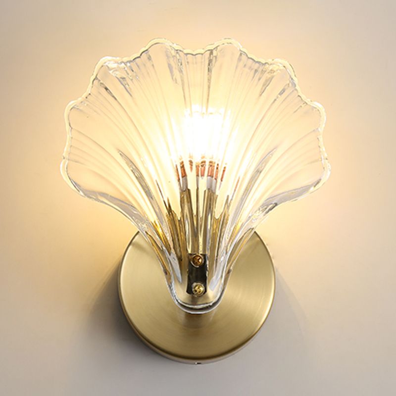 Shell Glass Shade 1 - Light Wall Sconce Metal Wall Armed Light in Clear and Gold