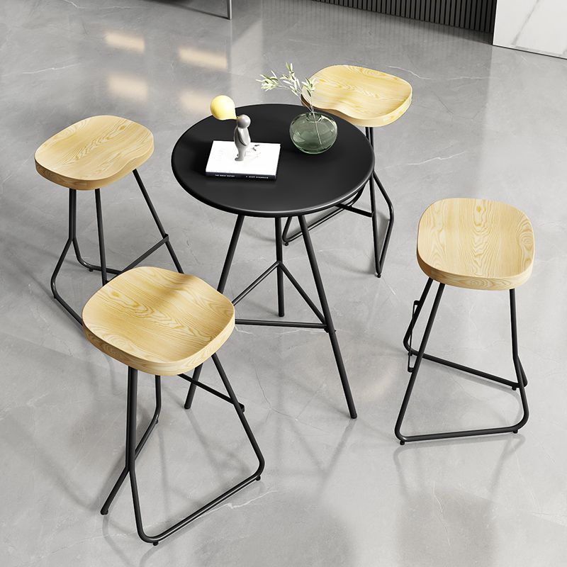 Tableau de bar en fer de style industriel 23.62 "Table intérieure ronde avec 3 jambes