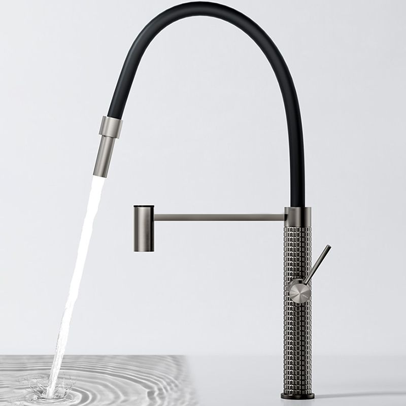 Traditional Single Level Kitchen Faucet Lead Free Metal Faucet