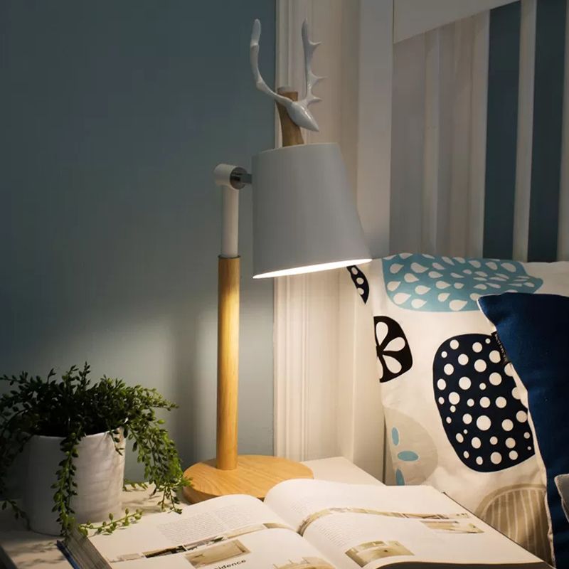 Luz de escritorio de madera rotativa con sala de estar de deco animal 1 lámpara de mesa de estilo nórdico ligero en beige