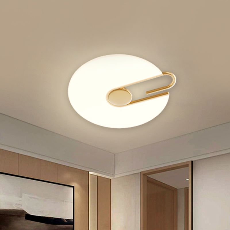 Minimalist Round Flush Mount Acrylic LED Bedroom Ceiling Light Fixture in White with Metal Clip Design